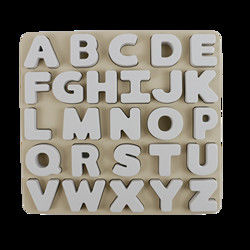 Nahrungsmittelgrad-Kindersilikon-Puzzlespiel mit Buchstabe-Alphabet-Form