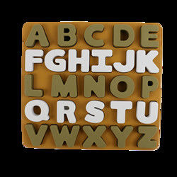 Nahrungsmittelgrad-Kindersilikon-Puzzlespiel mit Buchstabe-Alphabet-Form