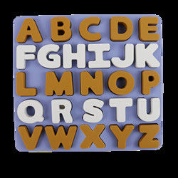 Nahrungsmittelgrad-Kindersilikon-Puzzlespiel mit Buchstabe-Alphabet-Form