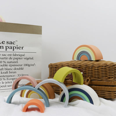 Kundengebundenes weiches Silikon spielt den Regenbogen, der für das pädagogische Baby stapelt