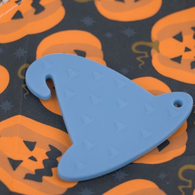 Buntes Halloween-Silikon Beißring mit Hexen-Hut-Süßigkeits-Mais-Form