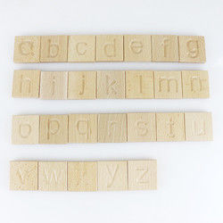 26 Alphabet-Buchstabe-Kinderhölzerne Spielwaren pädagogisch für Kinderstudenten