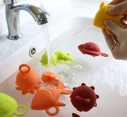 Glänzende Farbspielt gummibaby-Silikon BPA, das für das Baby-Wasser-Schwimmen frei ist