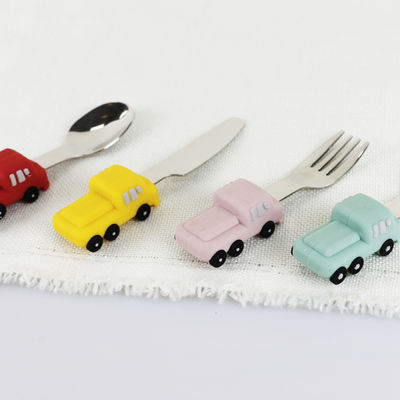 Kleinkind-Edelstahl-Baby-Löffel mit Auto-Form-Silikon-Griff