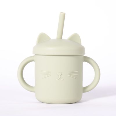 Trinkbecher aus lebensmittelechtem Silikon für sicheres Trinken