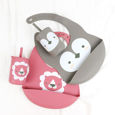 Custom Soft And Comfortable Material Silikon Baby Fütterung Bib mit niedlichem Cartoon-Design