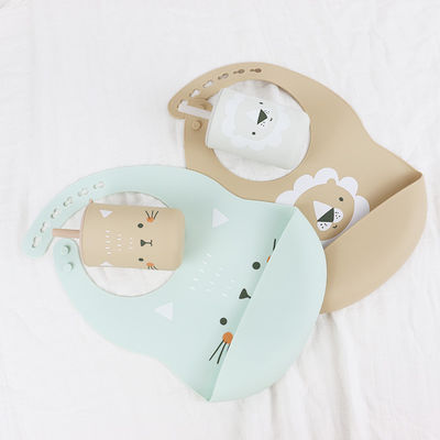Custom Soft And Comfortable Material Silikon Baby Fütterung Bib mit niedlichem Cartoon-Design
