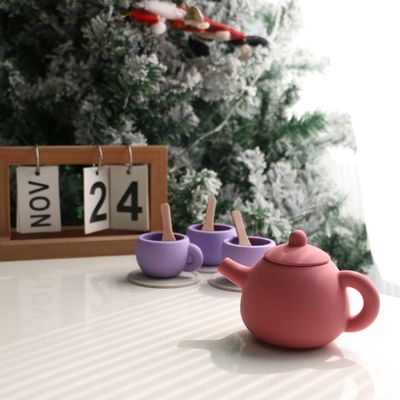 Neueste Kinder-Spielzeug BPA-frei Lebensmittel-Grade 17pcs Set Silikon Tasse Löffel Küste Dessert Teekanne Spielzeug-Kit