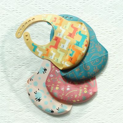 Schützen Sie Ihre Babykleidung Silikon Baby Bib Fleckenbeständig Tier Druckmuster Silikon Bib