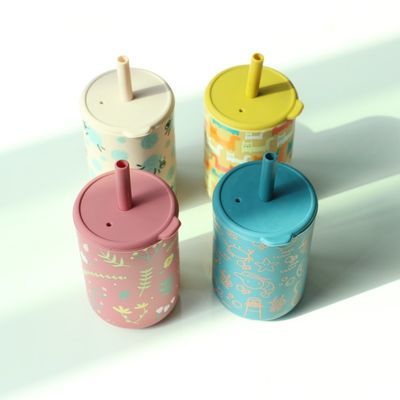 Druckgeschneiderte Silikon-Sippy-Tasse mit Stroh