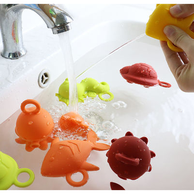Custom beliebtes Silikon Meerestier Oktopus Fisch Schildkröte Seepferd Kinder Baby Bad Spielzeug Geschenk Set Wasser Spray Squishy