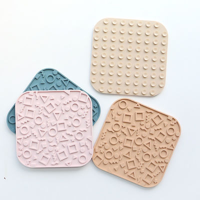 PAISEN Custom Silikon-Haustier-Hund-Lick-Pad-Mat leicht zu reinigen Saugbecher für die gesunde Fütterung von Hunden Katzen-Haustier-Schüsseln Fütterungen